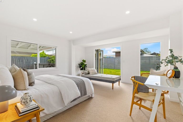 Photo of property in 1/363 Beach Road, Campbells Bay, Auckland, 0630