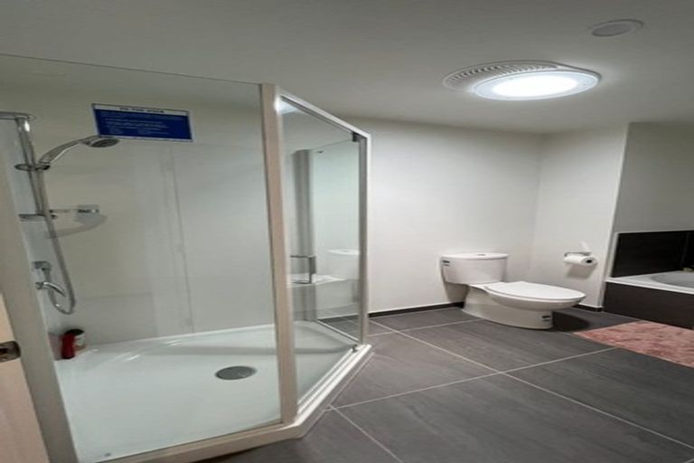 Photo of property in 10 Aeronautic Road, Takanini, 2112