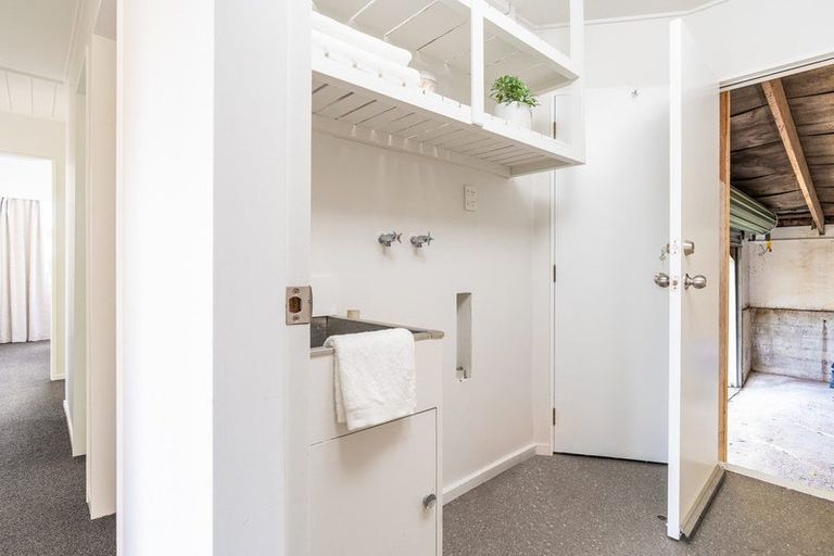 Photo of property in 11 Selkirk Way, Karori, Wellington, 6012