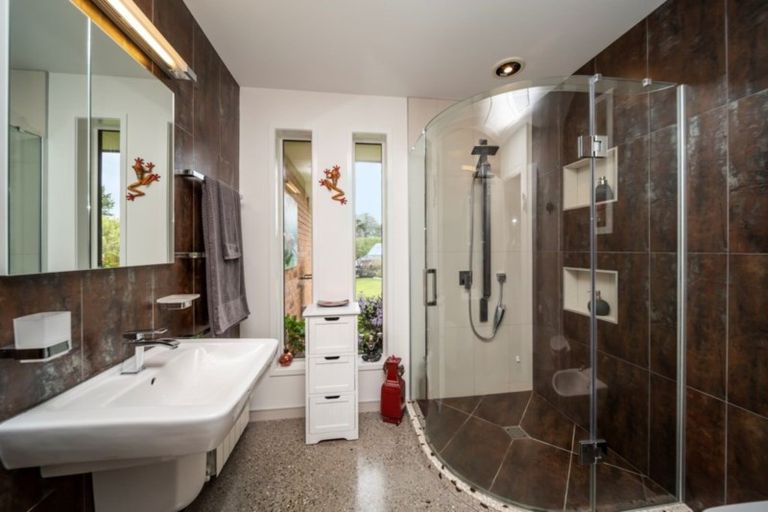 Photo of property in 1347 Carrington Road, Hurworth, New Plymouth, 4371