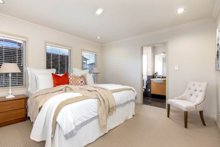 Photo of property in 72 Compass Way, Half Moon Bay, Auckland, 2012