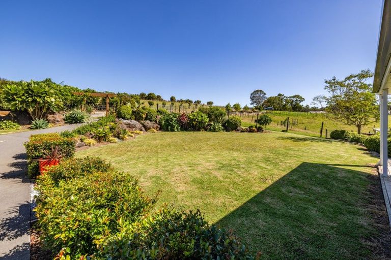 Photo of property in 65 Jamesons Esplanade, Haruru, 0204