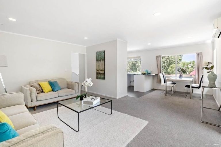 Photo of property in 2/142 Archers Road, Glenfield, Auckland, 0629