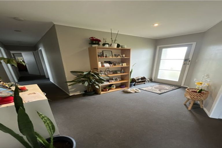 Photo of property in 37 Bruce Road, Glenfield, Auckland, 0629