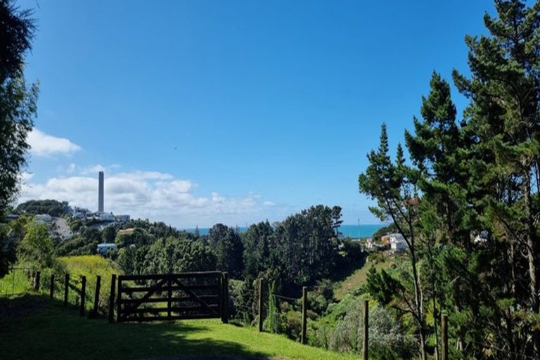 Photo of property in 154a Pioneer Road, Spotswood, New Plymouth, 4310