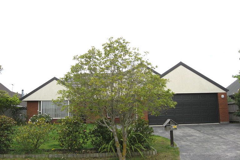 Photo of property in 25 Millcroft Place, Parklands, Christchurch, 8083
