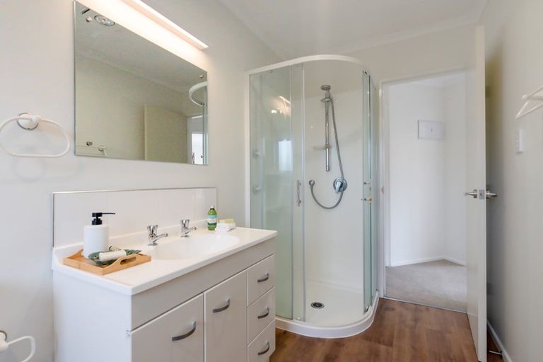 Photo of property in 72 Rutherford Drive, Waikanae Beach, Waikanae, 5036