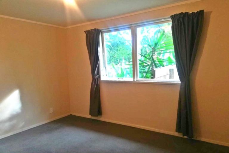 Photo of property in 35 Takapu Street, Henderson, Auckland, 0612