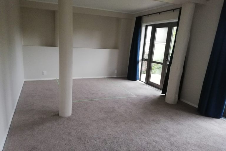 Photo of property in 2/5 Aries Place, Shelly Park, Auckland, 2014