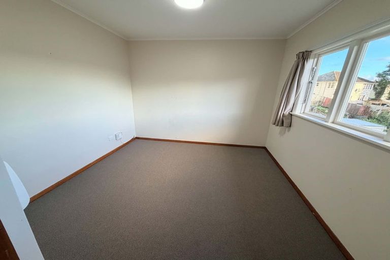Photo of property in 3-5 York Place, Cannons Creek, Porirua, 5024