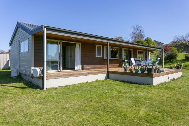 Photo of property in 18 Glen Mohr, Acacia Bay, Taupo, 3385