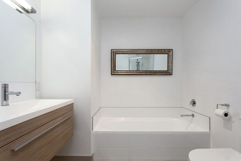 Photo of property in 144a Holly Road, St Albans, Christchurch, 8014