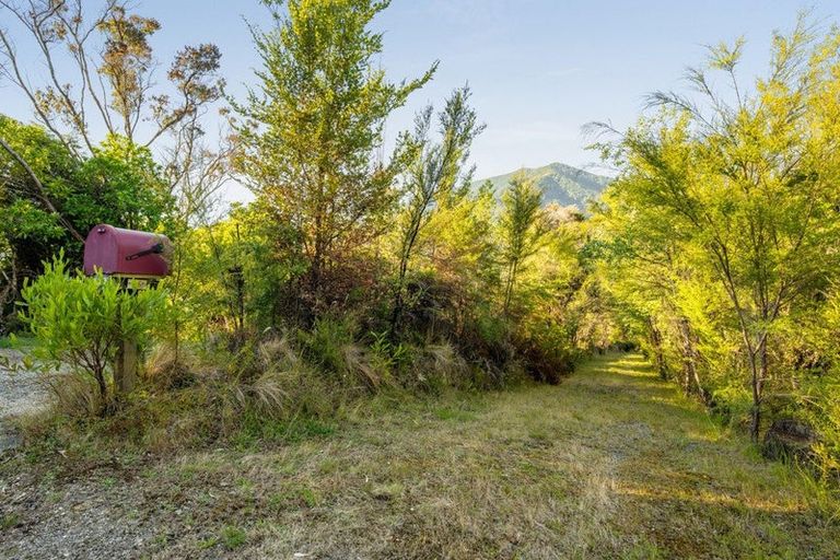 Photo of property in 542 Moetapu Bay Road, Moetapu Bay, Picton, 7282