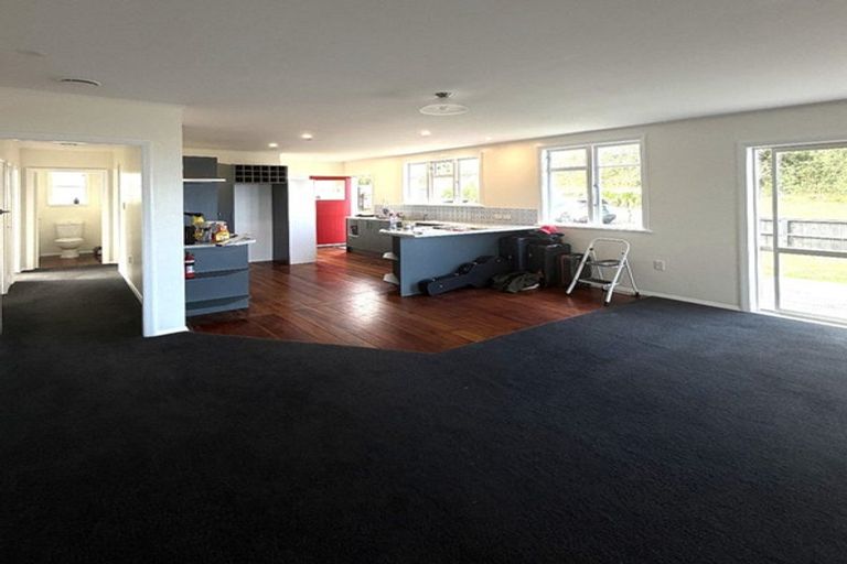 Photo of property in 12 Miriona Grove, Paekakariki, 5034