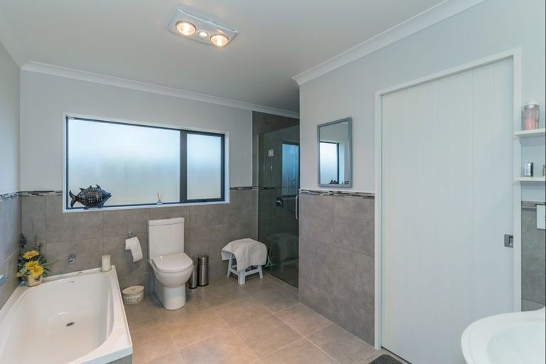 Photo of property in 129 Winchester Street, Levin, 5510