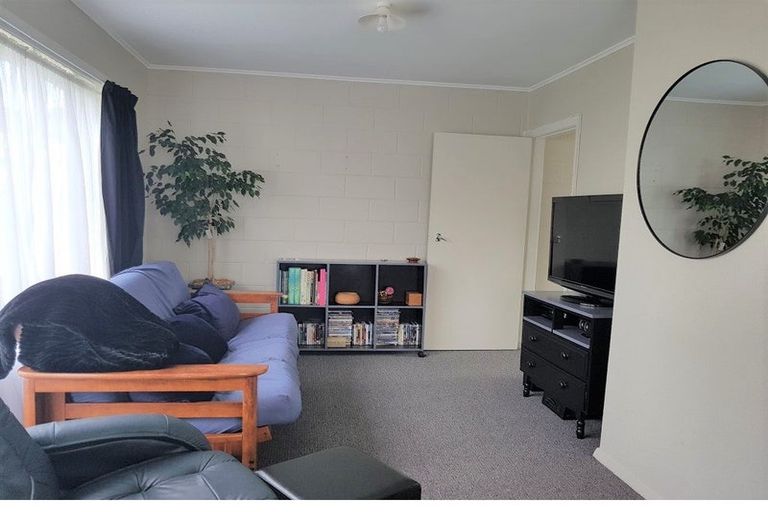 Photo of property in 27ab Loongana Street, Waitangirua, Porirua, 5024