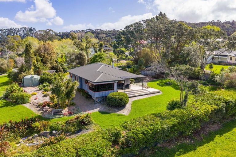 Photo of property in 58 Old Waipu Road, Mangawhai, 0505
