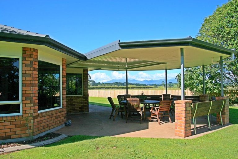 Photo of property in 550 Mountain Road, Lepperton, New Plymouth, 4373