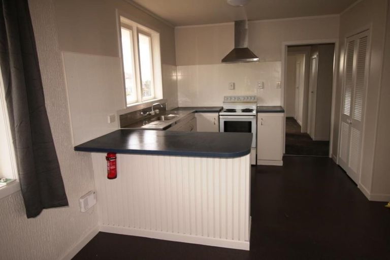 Photo of property in 42 Roberts Road, Te Atatu South, Auckland, 0610