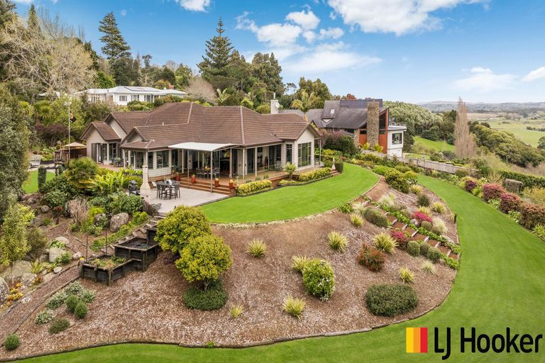 Photo of property in 39 Harry Dreadon Road, Opaheke, Papakura, 2584