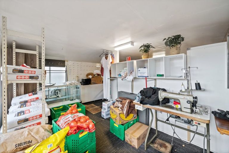 Photo of property in 23 Neems Place, Manurewa, Auckland, 2102