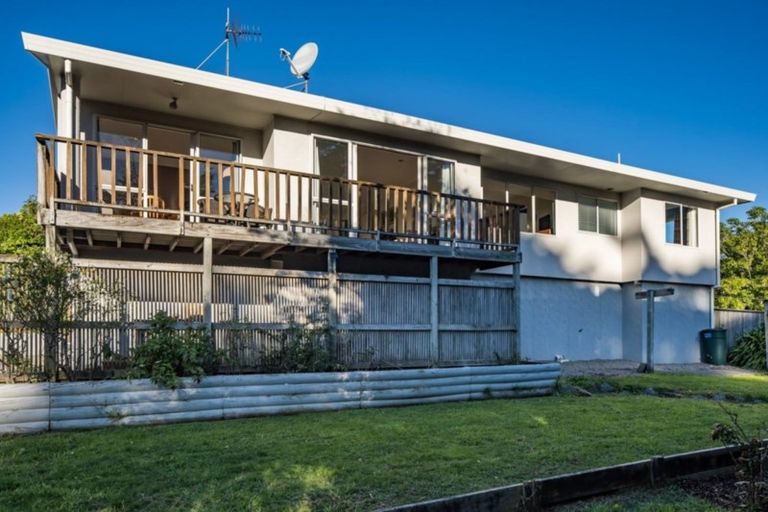 Photo of property in 51 Saunders Close, Whitby, Porirua, 5024