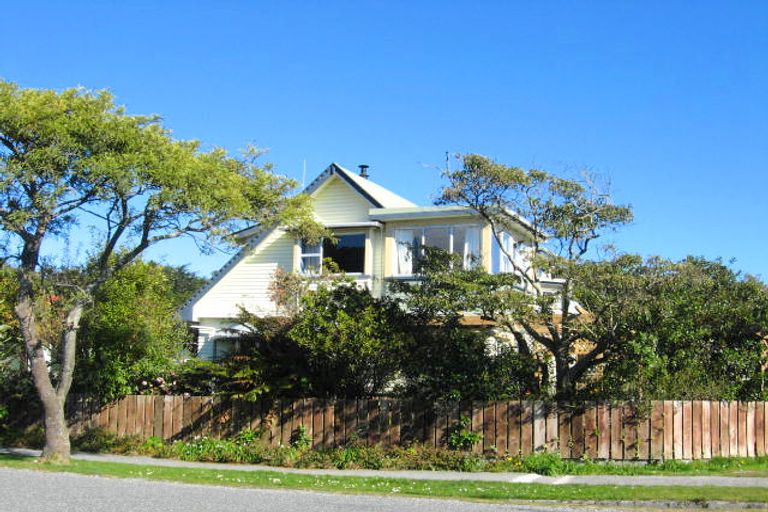 Photo of property in 42 Marlborough Street, Greymouth, 7805