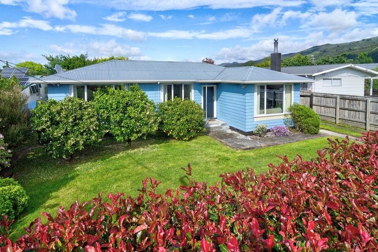 Photo of property in 14 William Benton Street, Featherston, 5710