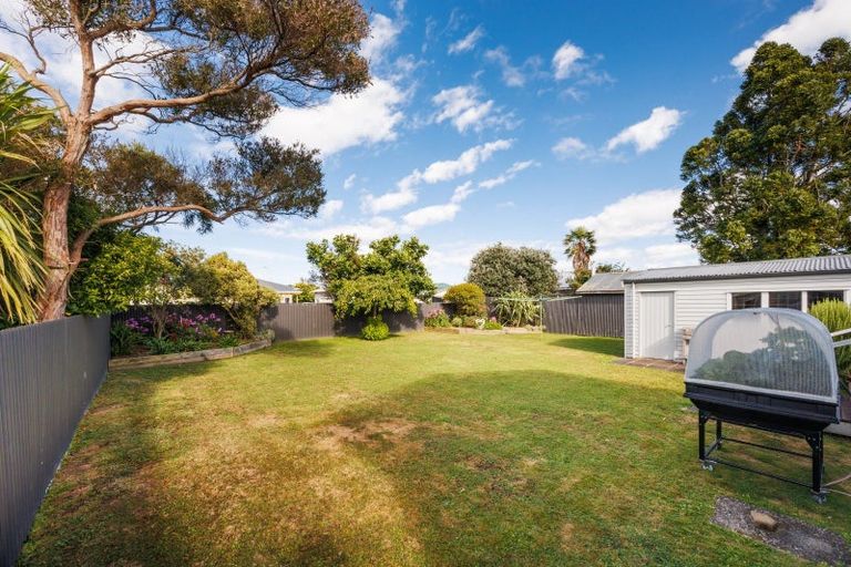 Photo of property in 8 Burns Avenue, Takaro, Palmerston North, 4412