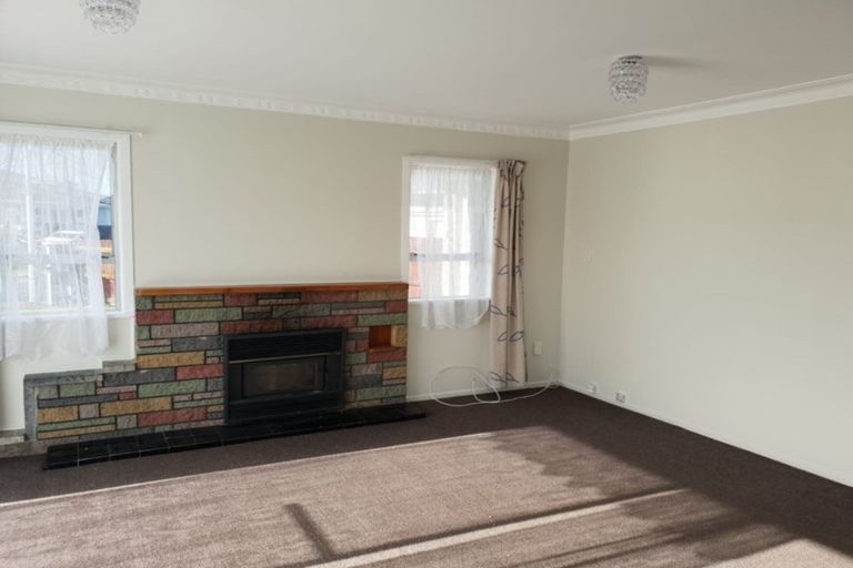 Photo of property in 21 Royal Arch Place, Rosehill, Papakura, 2113