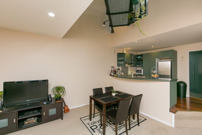 Photo of property in 8/17 Adelaide Road, Mount Cook, Wellington, 6021