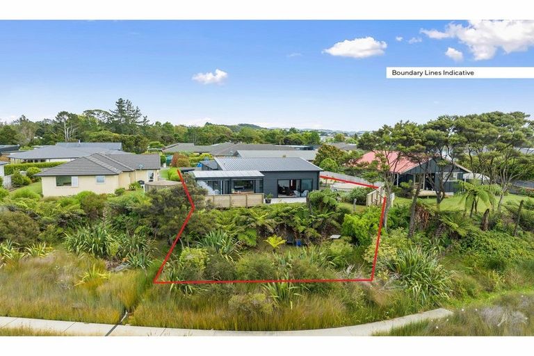 Photo of property in 10 Spinnaker Lane, Mangawhai, 0505