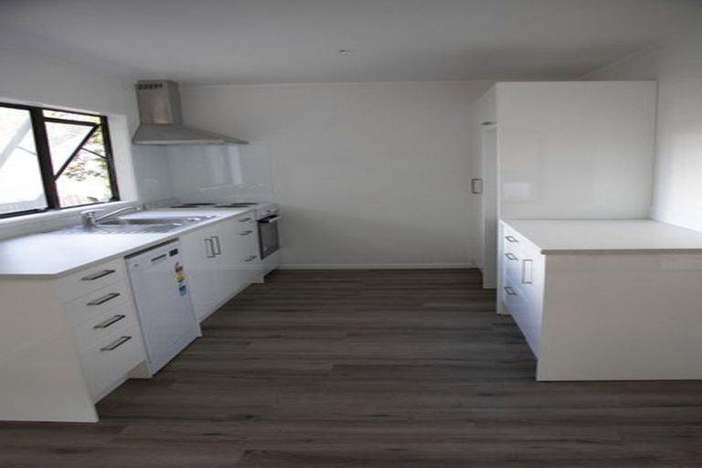 Photo of property in 2/128 Manuka Road, Bayview, Auckland, 0629