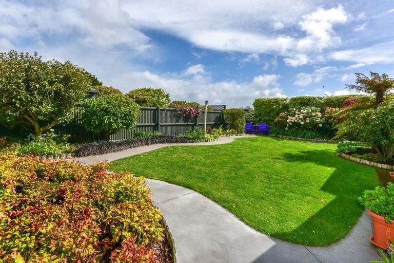 Photo of property in 35 Woodgrove Avenue, North New Brighton, Christchurch, 8083