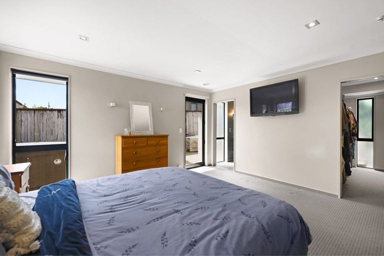 Photo of property in 21 Raddington Way, Huntington, Hamilton, 3210