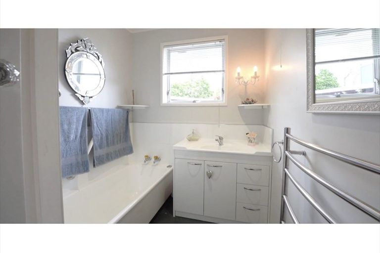 Photo of property in 3 Woodstock Road, Fairfield, Hamilton, 3214