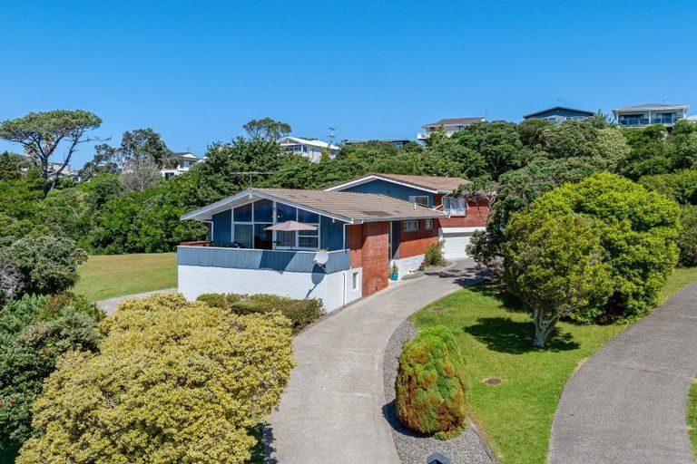 Photo of property in 121 Pacific Parade, Army Bay, Whangaparaoa, 0930
