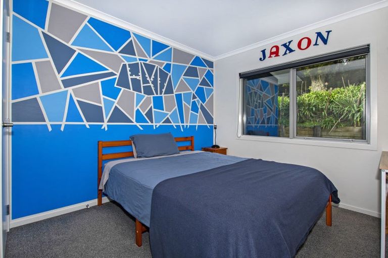 Photo of property in 13 Vintage Lane, Kauri, 0185