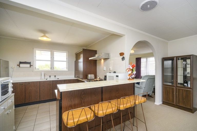 Photo of property in 65 Sutherland Crescent, Westbrook, Palmerston North, 4412