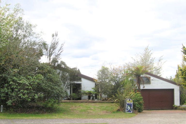 Photo of property in 10 Buchanan Place, Sunnybrook, Rotorua, 3015