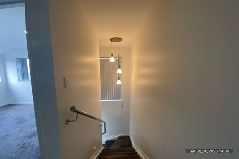 Photo of property in 67b Beeston Crescent, Manurewa, Auckland, 2102