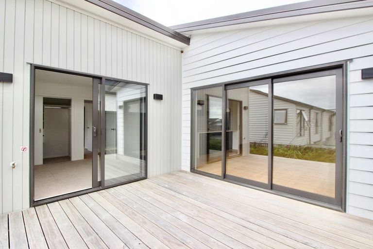 Photo of property in 8 Croatia Avenue, Huapai, Kumeu, 0810