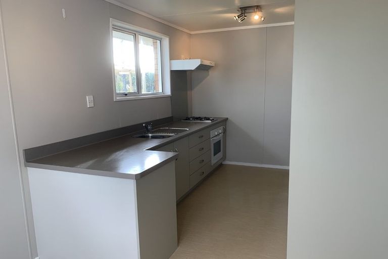 Photo of property in 36 Gibbons Crescent, Castlecliff, Whanganui, 4501