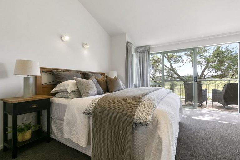 Photo of property in 2/34 Mcbreen Avenue, Northcote, Auckland, 0627