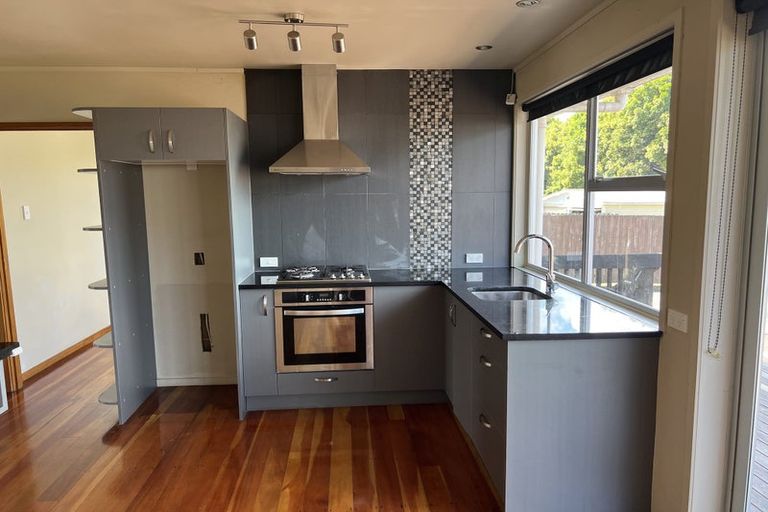 Photo of property in 41 Thornlow Street, Glendene, Auckland, 0602