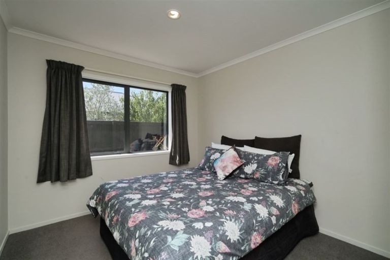 Photo of property in 52 Shillingford Boulevard, Rolleston, 7615