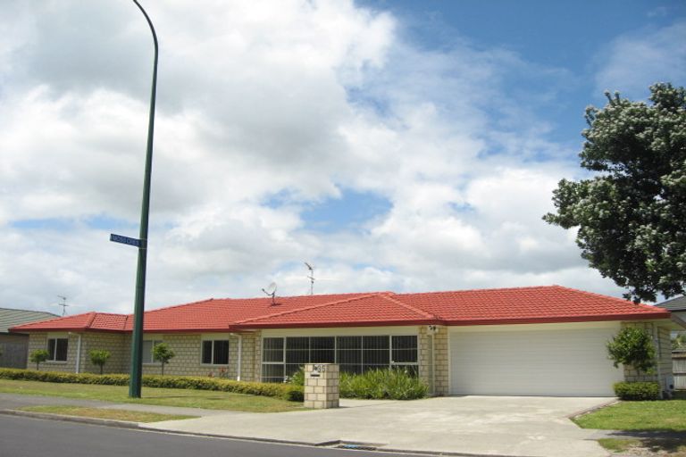 Photo of property in 95 Longford Park Drive, Takanini, 2112