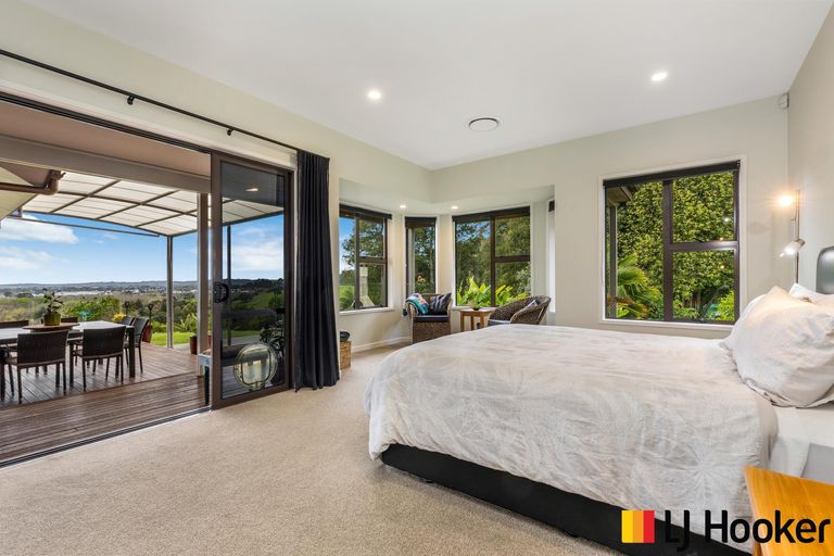 Photo of property in 39 Harry Dreadon Road, Opaheke, Papakura, 2584