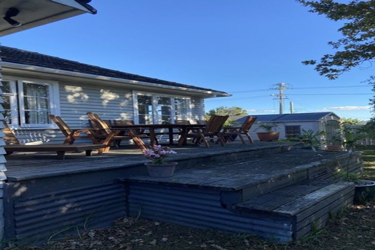 Photo of property in 122 Mahia Road, Wattle Downs, Auckland, 2103