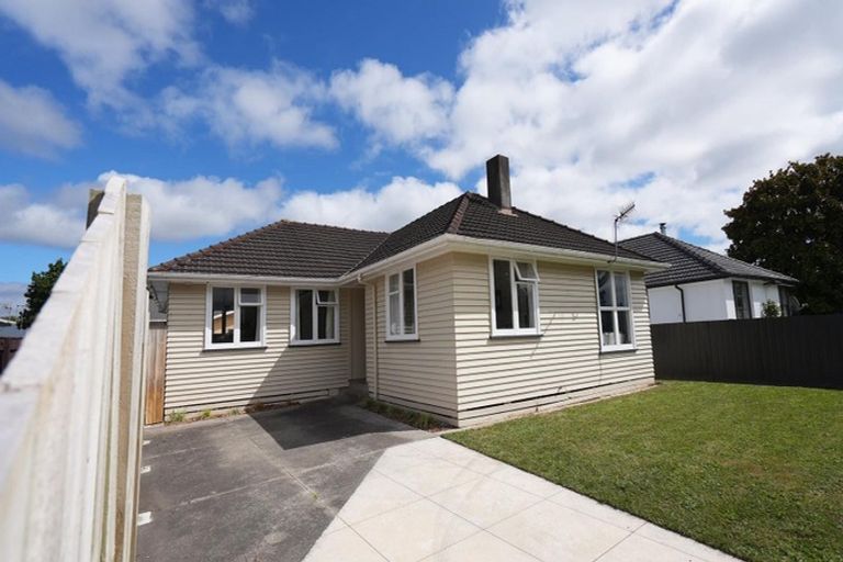Photo of property in 57a Crewe Crescent, Hokowhitu, Palmerston North, 4410